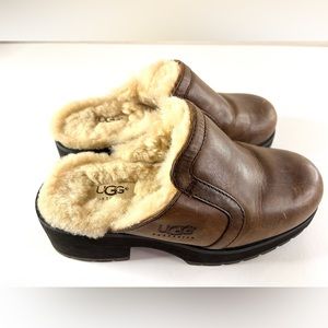 UGG Australia Brown Leather Sheepskin Lined Clogs SN5362 Size 6 US